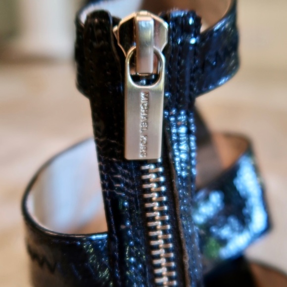 MICHAEL KORS Patent Leather Zip Heels Black EUC - Picture 8 of 9